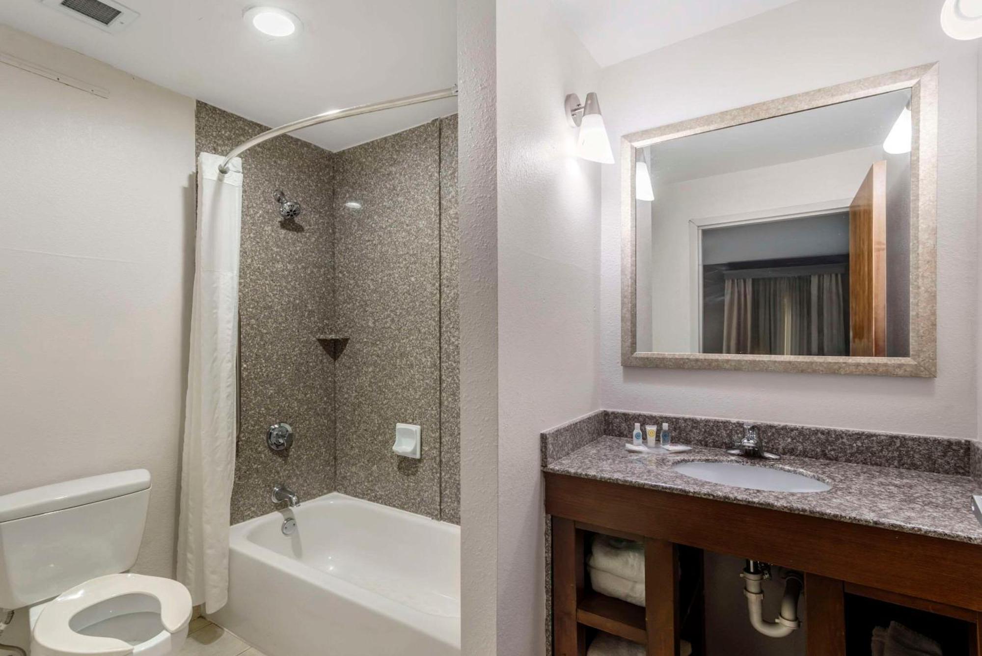 Comfort Suites Мейкон Экстерьер фото