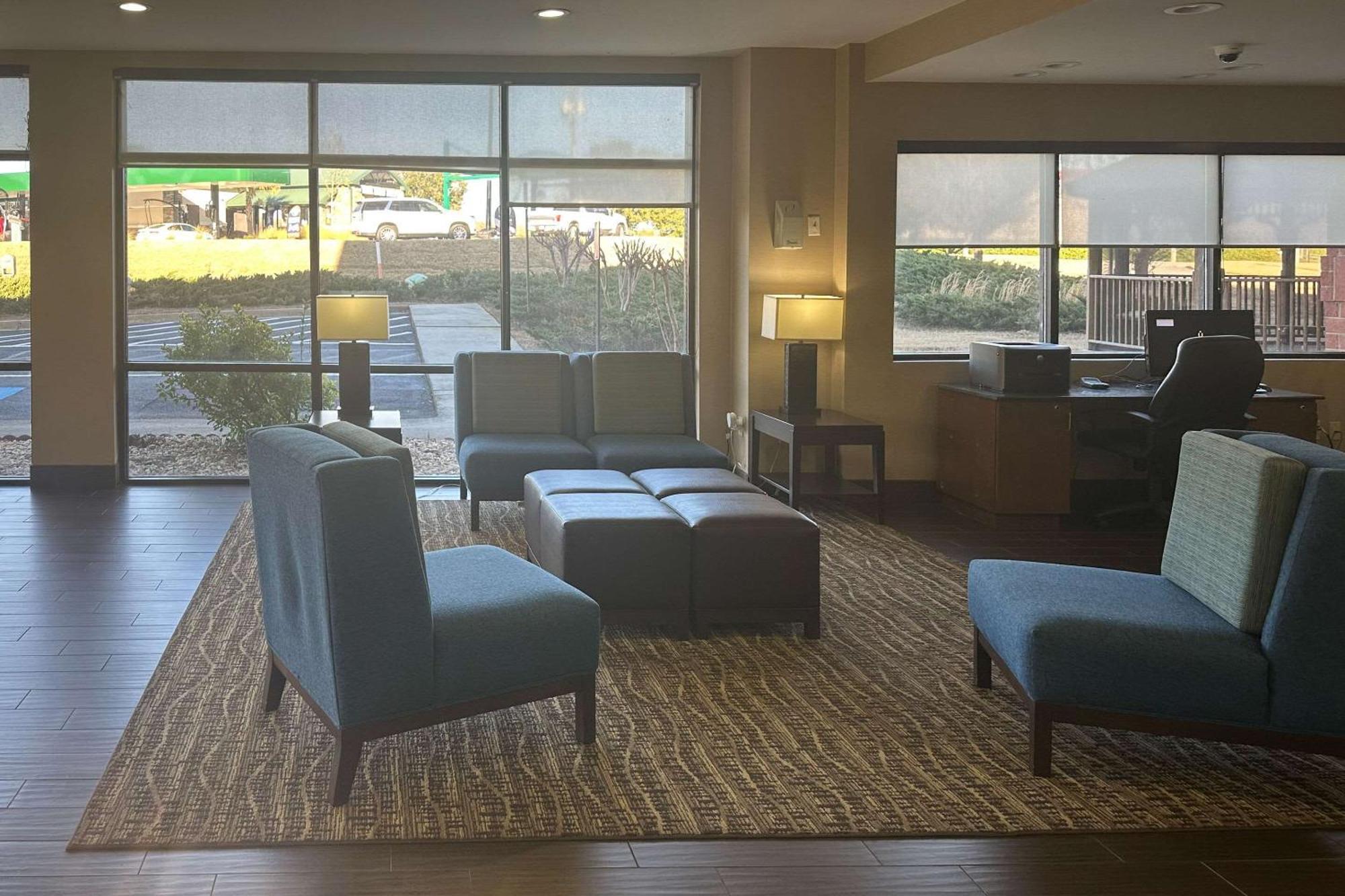 Comfort Suites Мейкон Экстерьер фото